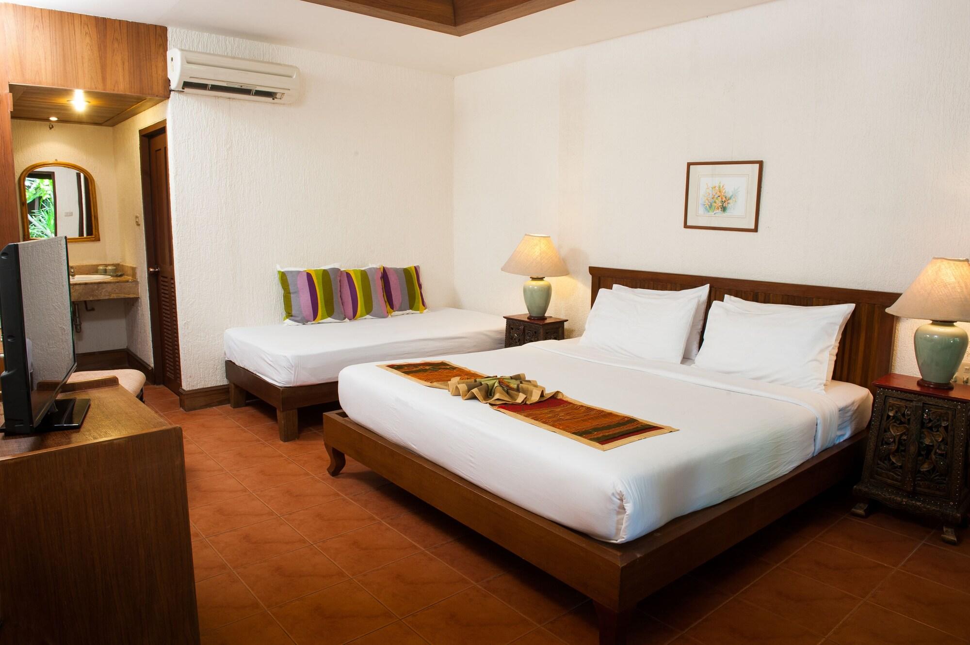 โรงแรมมณเฑียร เฮ้าส์ 3* หาดเฉวง