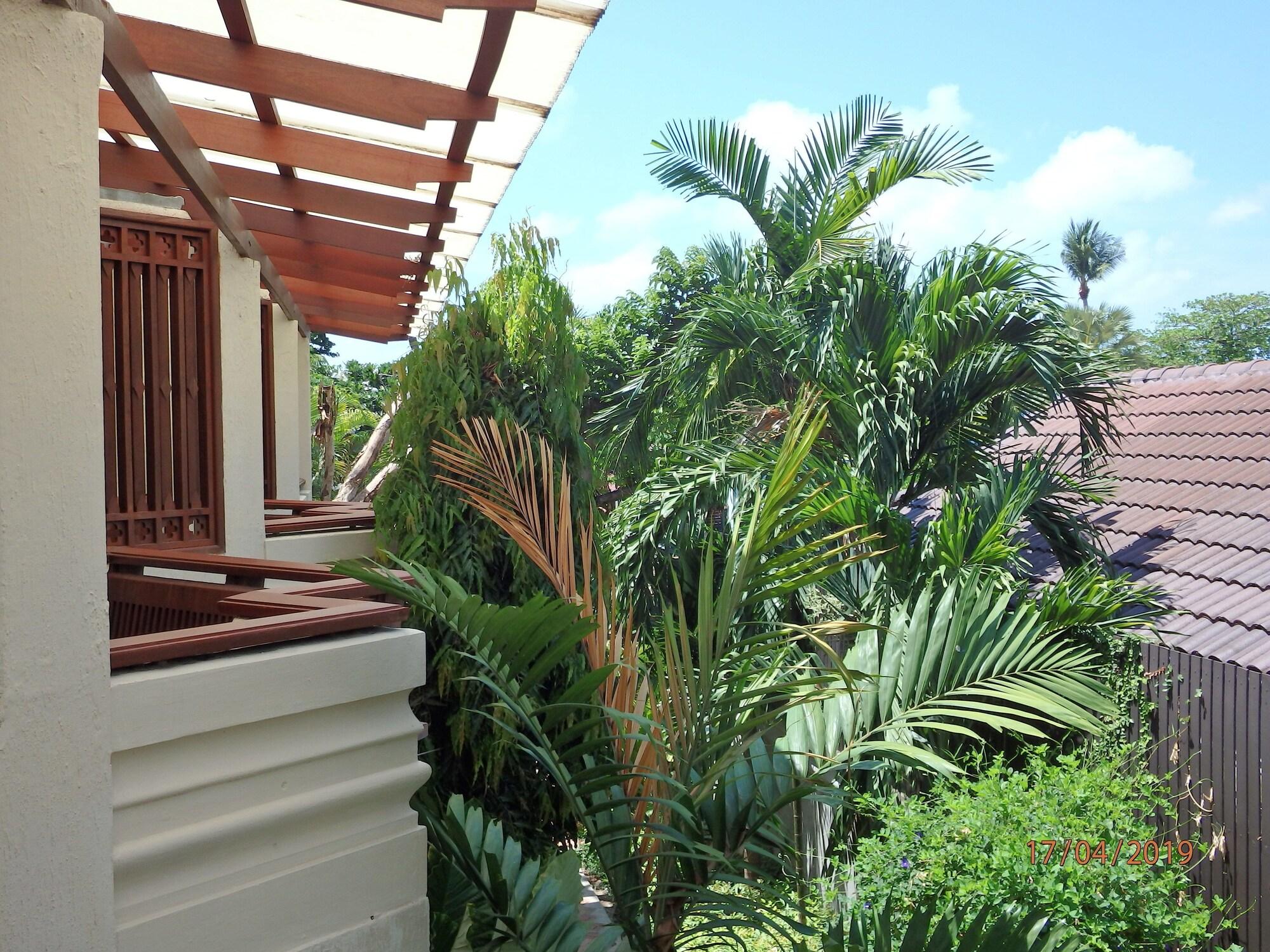 โรงแรมมณเฑียร เฮ้าส์ 3*